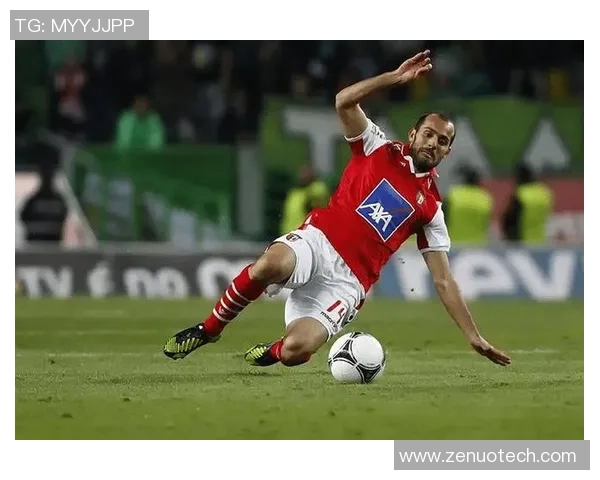 世界级足球后腰位置球星的传奇足迹与技术解析